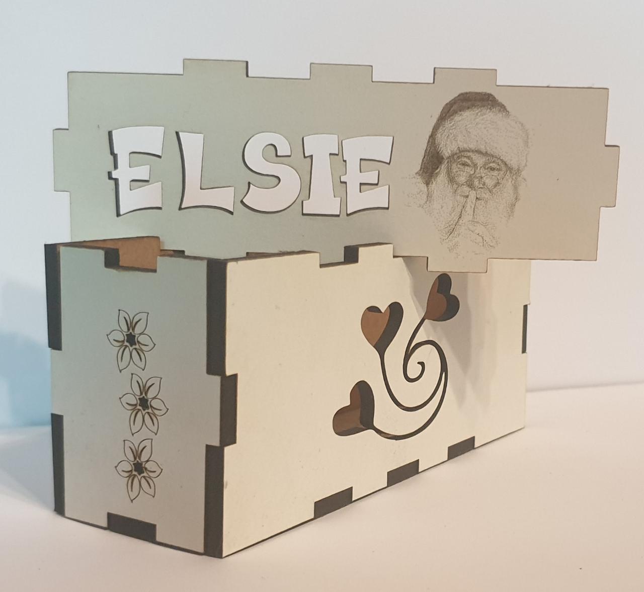 Tot gift box to fit a small alcohol bottle - Image 3