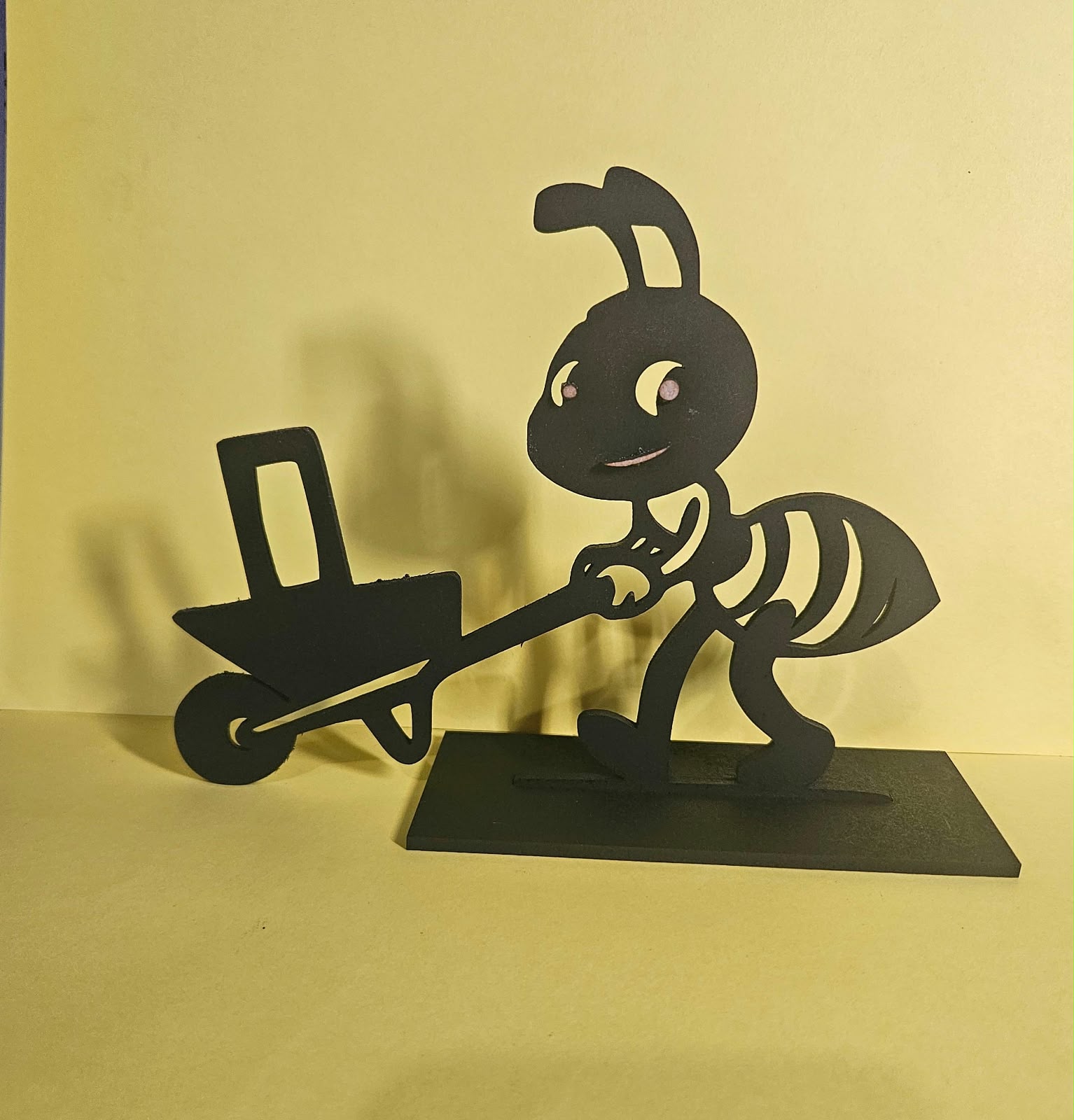 ant shaped wooden toilet paper holder set